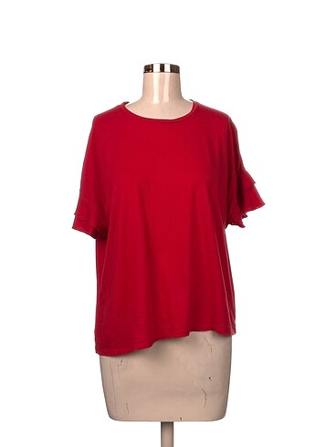 Stradivarius T-shirt %70 İndirimli.