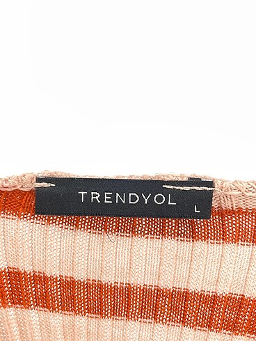 l Beden çeşitli Renk Trendyol & Milla T-shirt %70 İndirimli.