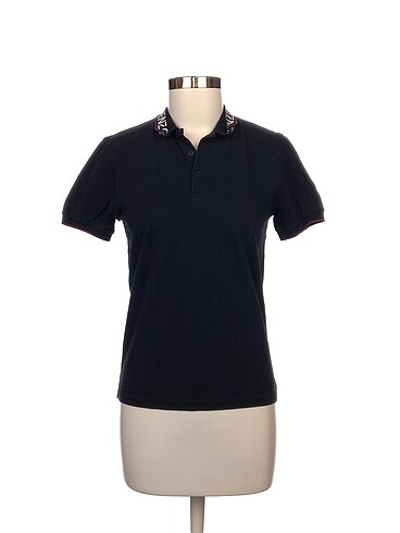 Kenzo T-shirt %70 İndirimli.