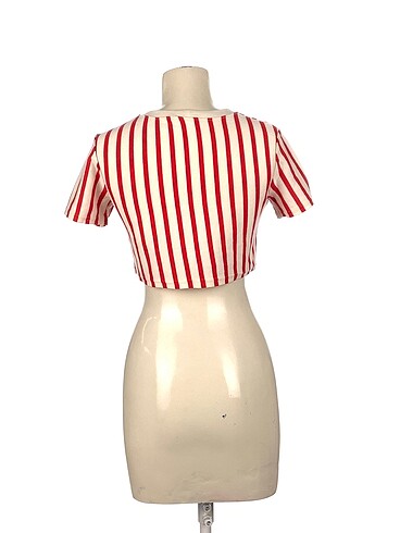 s Beden Zara T-shirt %70 İndirimli.