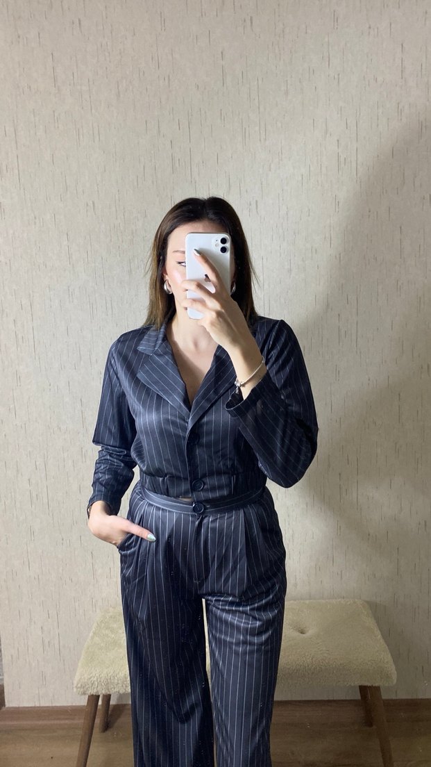 Gri Çizgi Desenli KadınTakım - Görsel 2