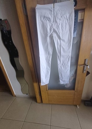 Beyaz Fermuarlı Kadın Kumaş Pantolon