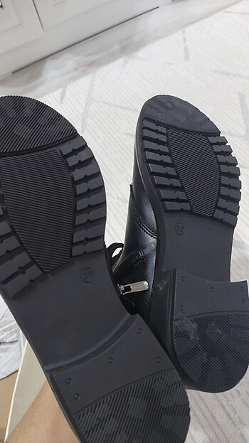 KIŞLIK  YARIM BOT hiç kullanılmadı 39 ama kalıba biraz küçük 38 - Görsel 4