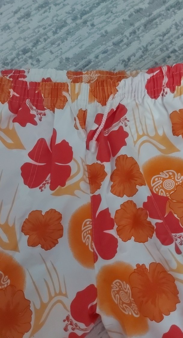 Turuncu Çiçekli Piliseli Kısa Kadın kapri - Görsel 3