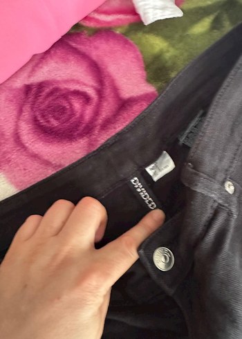 Düğmeli Siyah Rahat Kesim Kadın Pantolon - Görsel 5