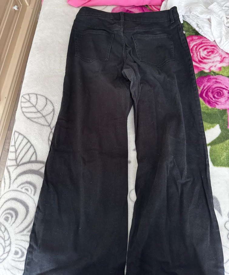 Düğmeli Siyah Rahat Kesim Kadın Pantolon - Görsel 2