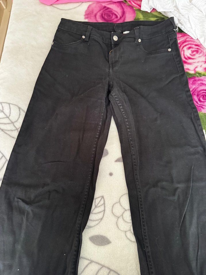 Düğmeli Siyah Rahat Kesim Kadın Pantolon - Görsel 3