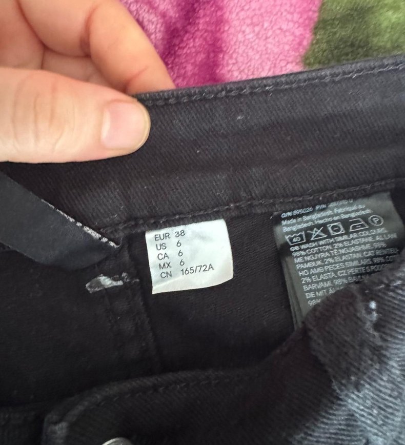 Düğmeli Siyah Rahat Kesim Kadın Pantolon - Görsel 4