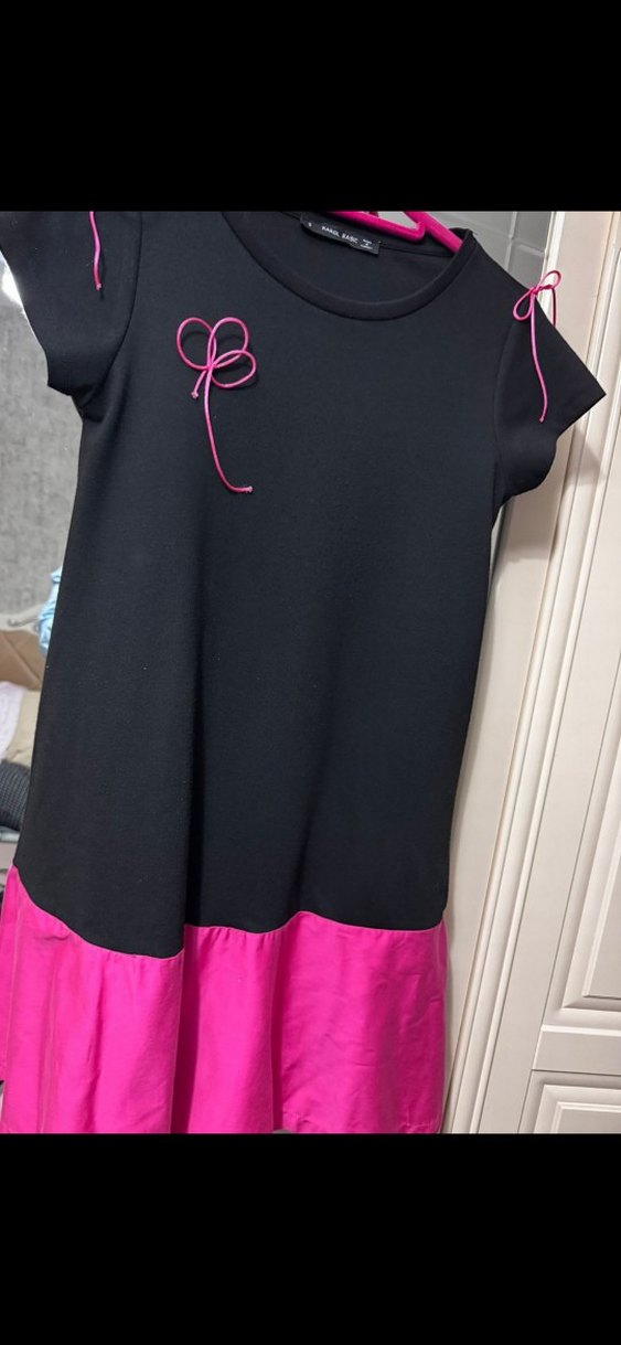 Pembe Siyah Kısa Kollu Salaş Elbise - Görsel 3