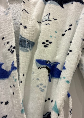 Erkek Çocuk Köpekbalığı Desenli Bornoz - Görsel 2