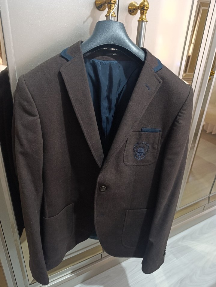 Kahverengi Düğmeli Erkek Ceket - Görsel 3