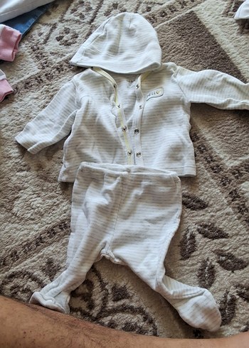 Uzun Kollu Beyaz Düğmeli Bebek Üstü - Görsel 2