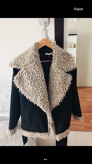 kaşe yakası kürk detaylı çok şık duran mont ceket