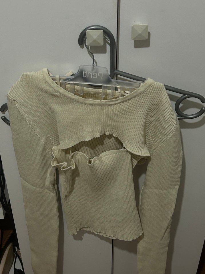 Kısa Kesim Beyaz Triko Kadın Kazak ayrı takım şeklinde - Görsel 4