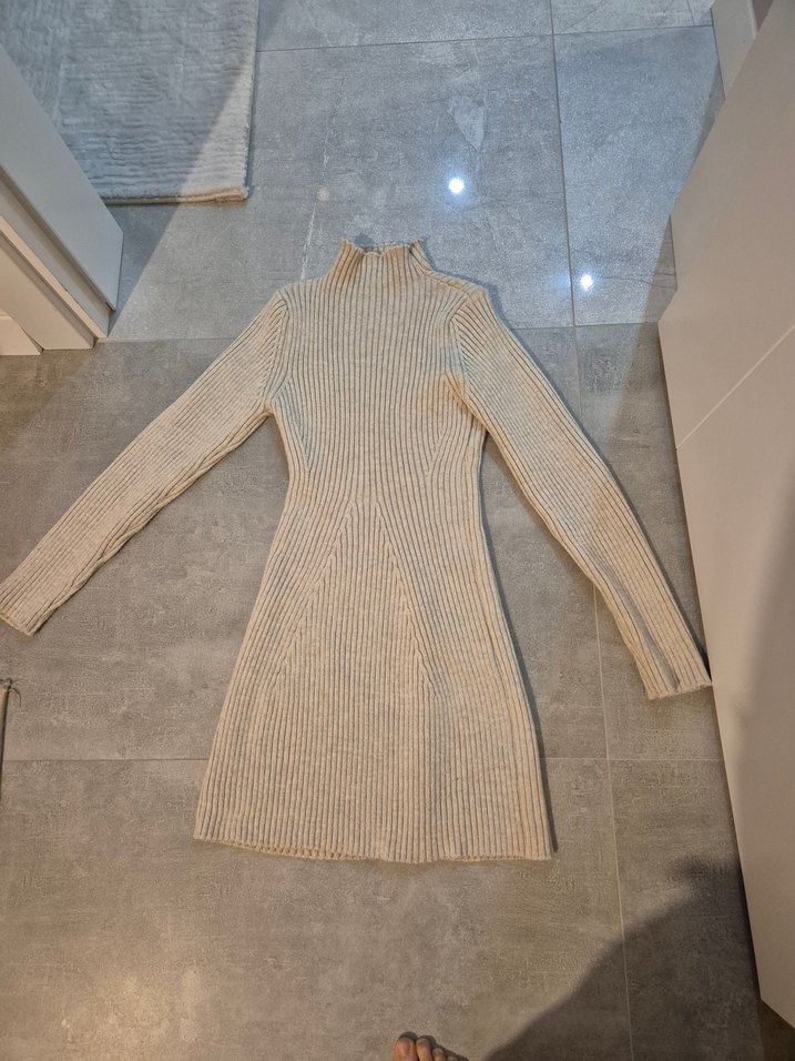 Bej Yünlü Yüksek Yakalı Triko Elbise - Görsel 2