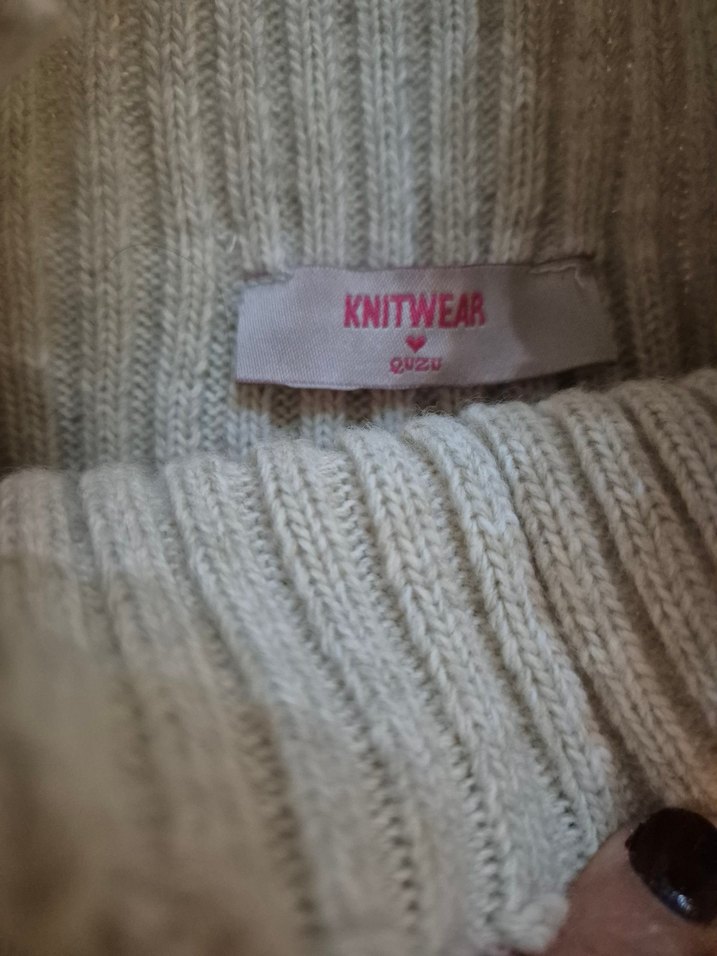 Bej Yünlü Yüksek Yakalı Triko Elbise - Görsel 4