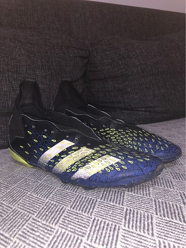 Adidas Predator Krampon