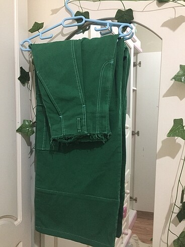 Yeşil kargo pantolon
