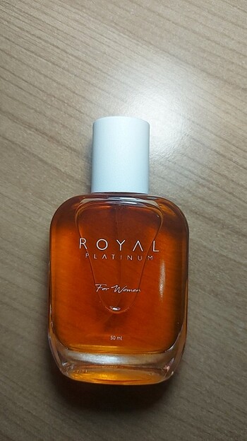  Beden Renk Royal platinum kadın parfümü.