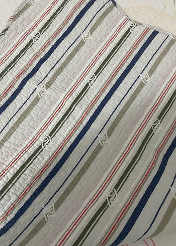 Taç Pastel Pembe Baskılı Yatak Örtüsü