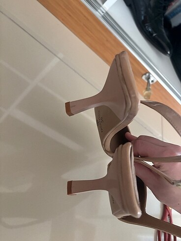 Diğer Arkası açık stilletto
