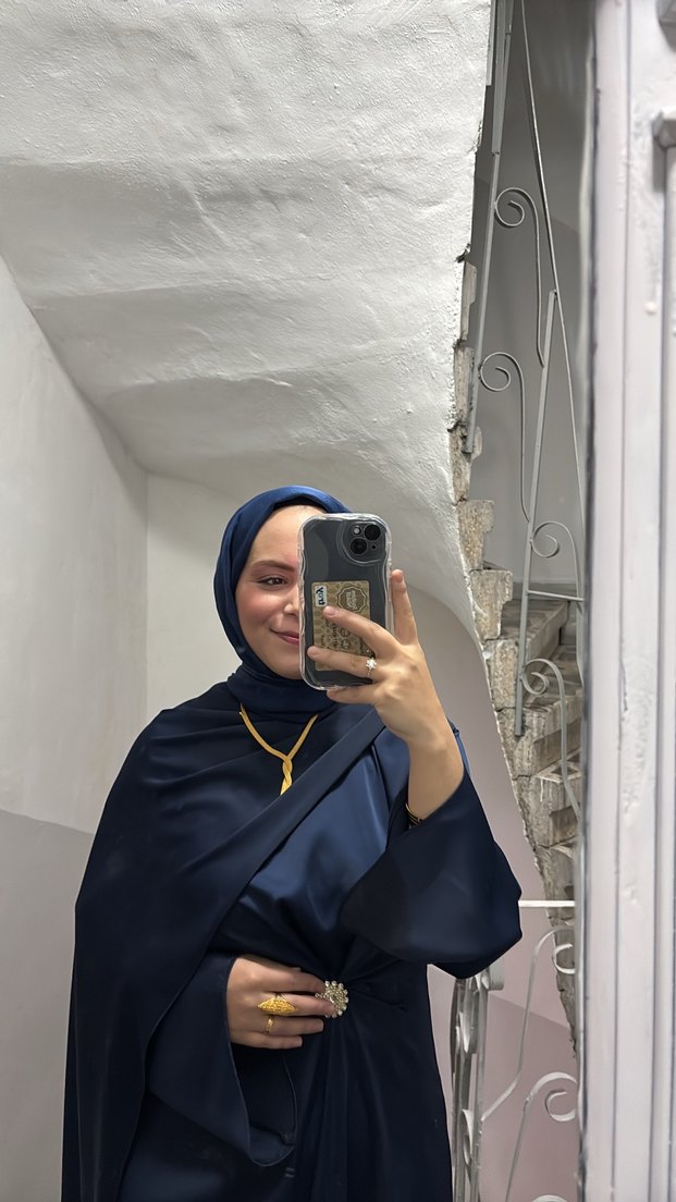 Lacivert pelerinli saten abiye - Görsel 3