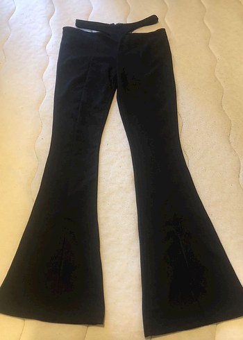 Siyah bel dekolte detaylı ispanyol pantolon - Görsel 5