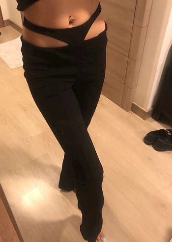 Siyah bel dekolte detaylı ispanyol pantolon - Görsel 2