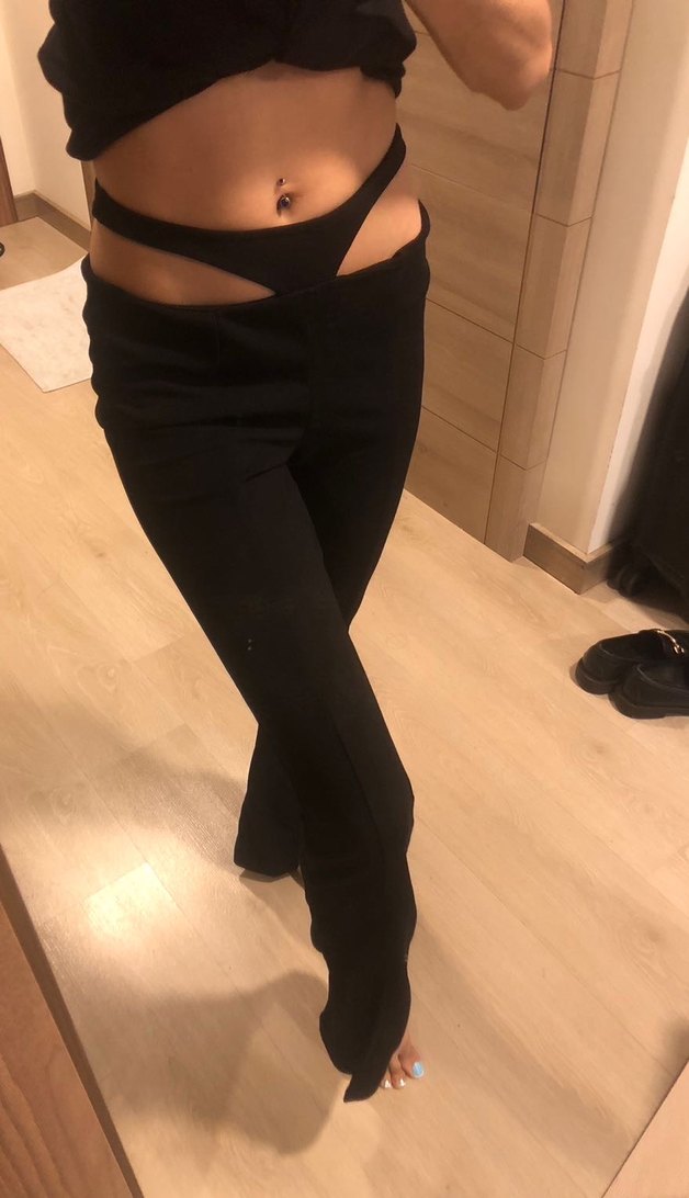 Siyah bel dekolte detaylı ispanyol pantolon - Görsel 2