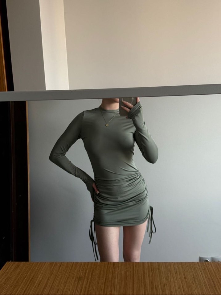 Yeşil Drapeli Parmak geçirme detaylı elbise - Görsel 4