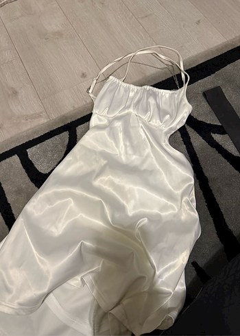 Beyaz Saten elbise - Görsel 4