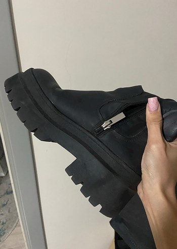 Siyah Dizüstü Çorap Çizme Pull and Bear - Görsel 3