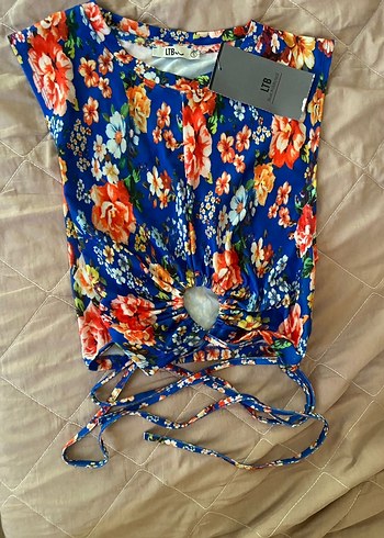 Çiçekli belden bağlamalı bluz - Görsel 3