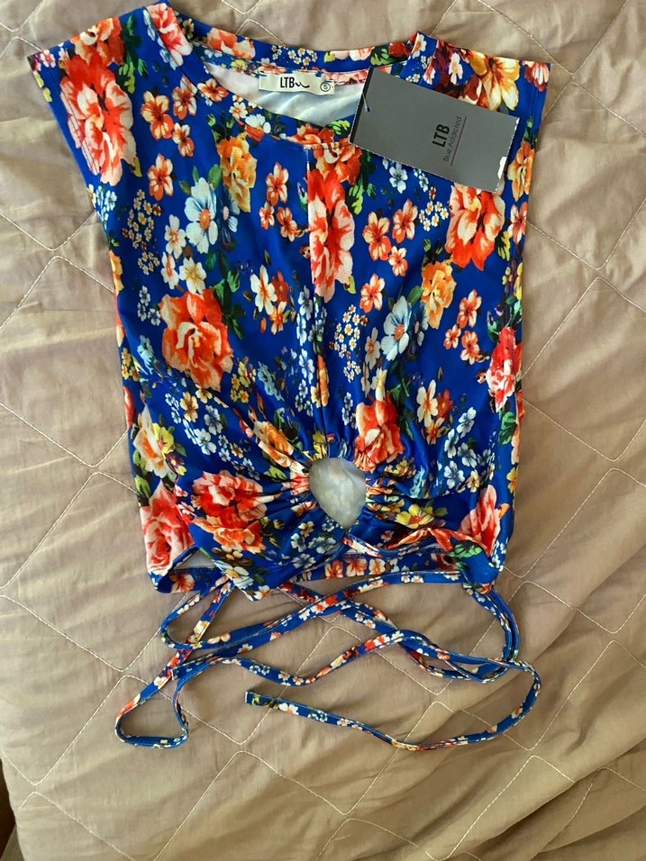 Çiçekli belden bağlamalı bluz - Görsel 3