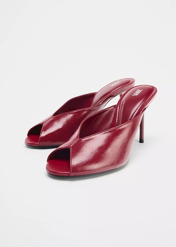 Kırmızı Parlak Stiletto Topuklu Kadın Terlik