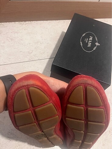 37 Beden Prada Loefer yeni gibi??