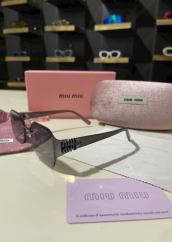 Miu Miu Kadın Güneş Gözlüğü