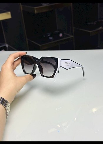 Prada  Güneş Gözlüğü - Görsel 2