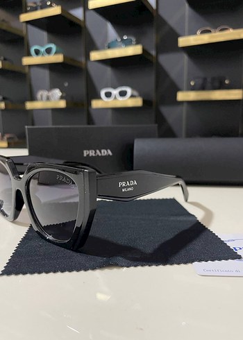 Prada Siyah  Kadın Gözlük - Görsel 2
