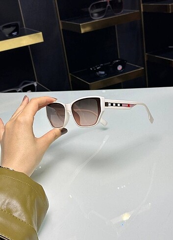 Burberry ithal gözlük unisex model