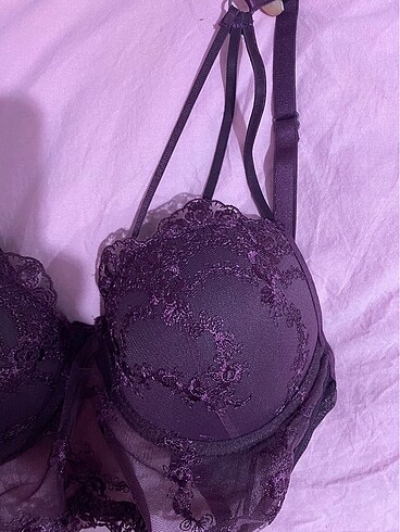 Sütyen
 - Görsel 3