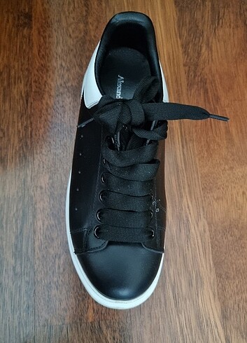 38 Beden Alexander Mcqueen YENİ GİBİ 2 kez giyildi