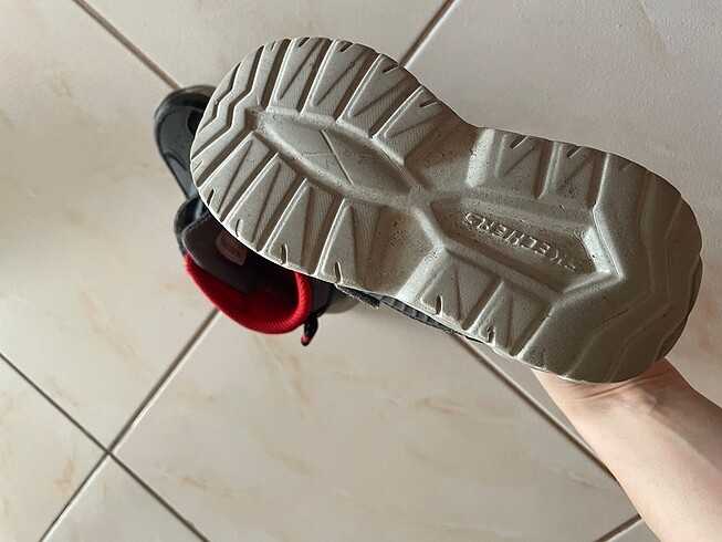 25 Beden Skechers Erkek Çocuk Bot