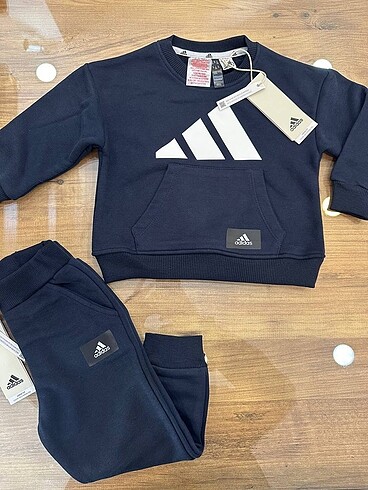 Adidas takım