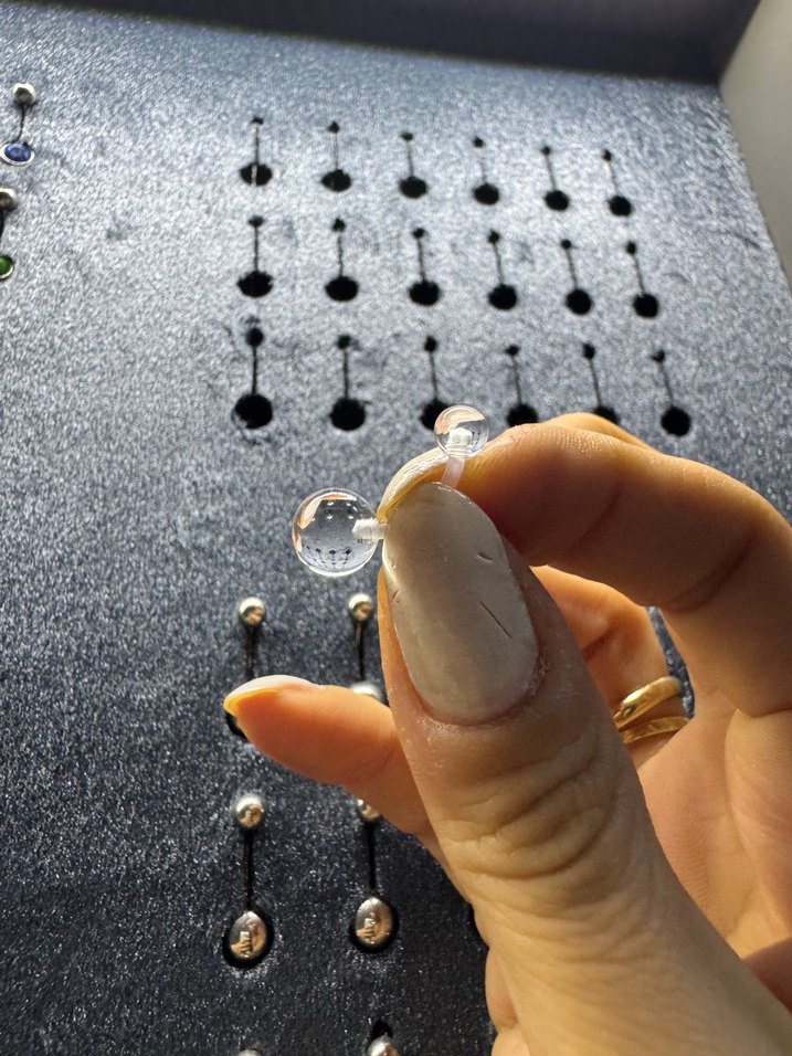 Bioplastik şefaf Göbek Piercingi - Görsel 2