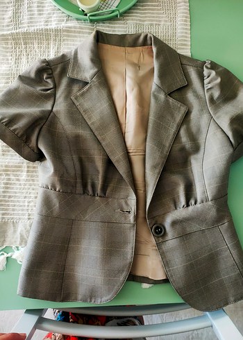 Düğmeli Kısa Kollu Bej Kadın Blazer