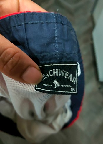 Kırmızı Siyah Çizgili Erkek Deniz Şortu - Görsel 2