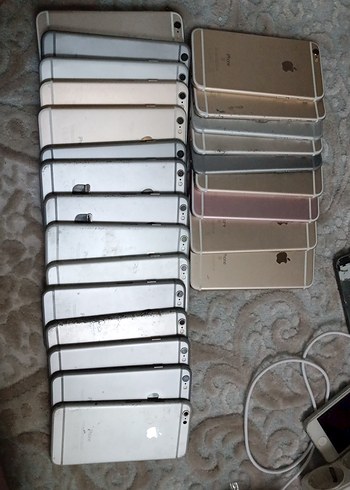 Apple iPhone Gri Renkli Çoklu Telefonlar