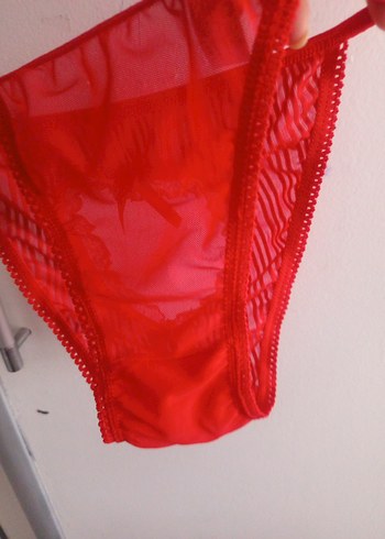Kırmızı tül iç çamaşırı - Görsel 3