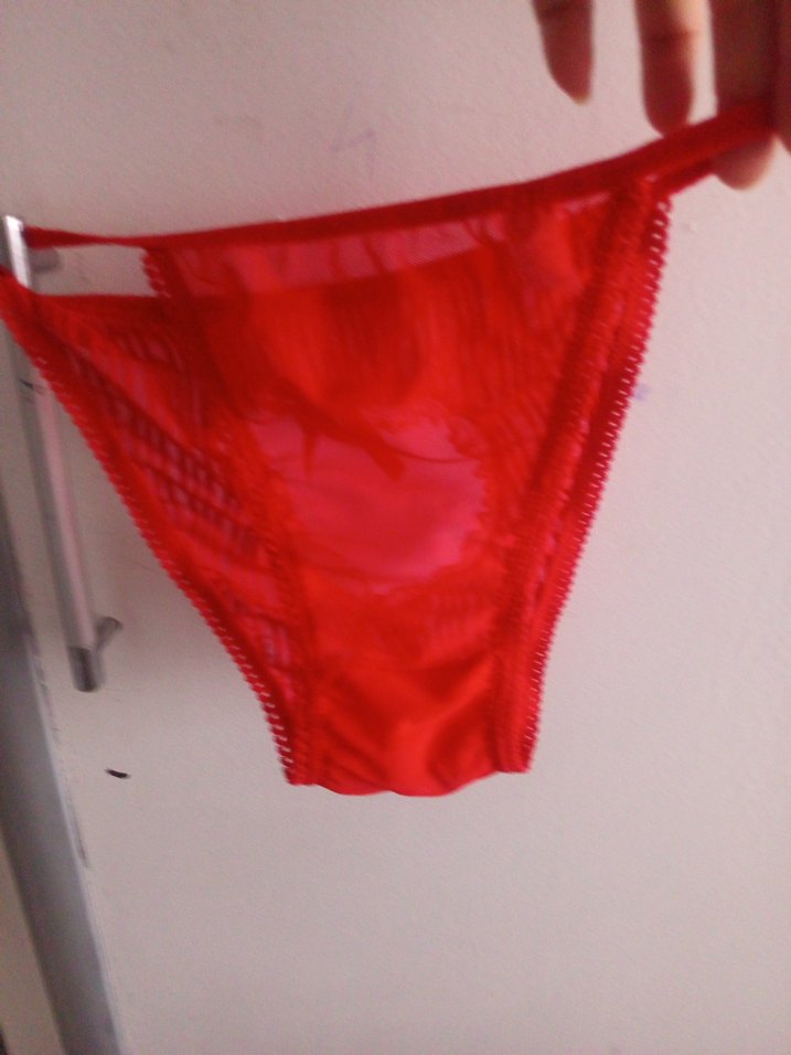 Kırmızı tül iç çamaşırı - Görsel 2